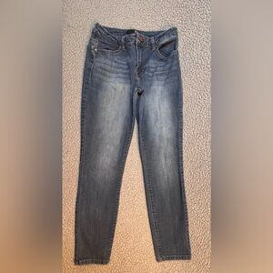 1822 Dark Wash Denim Skinny Jeans Girls Size 6 Blue Jeans